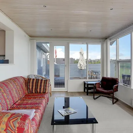 Cozy In With House Sea View Holiday home *